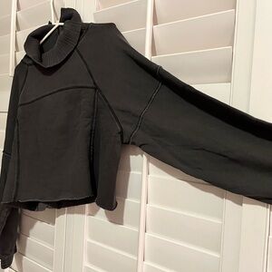 Women's Aerie New Heights Black Turtleneck Sweatshirt - size M - NWT
